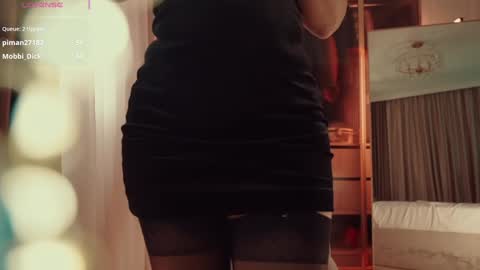 Snapshot of miladystarlight chatting on September 28, 9:57 pm        online show from September 28, 9:57 pm