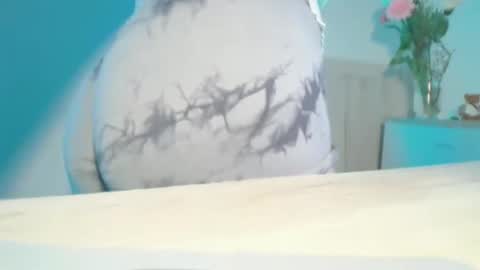 MilanaQueen 22 online show from February 1, 1:02 am