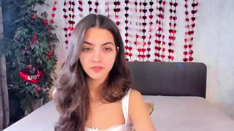 Snapshot of milana_crystal_ chatting on February 27, 8:13 am Milana online show from February 27, 8:13 am