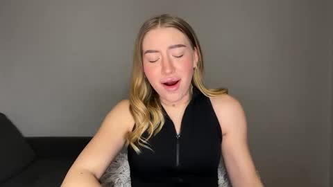 Milana online show from February 7, 7:27 pm