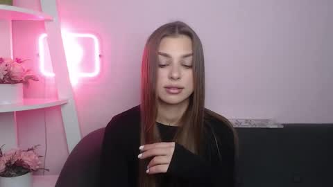 milanaangelas online show from November 21, 1:53 pm