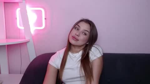 milanaangelas online show from February 14, 6:16 am