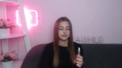 milanaangelas online show from November 17, 6:38 am