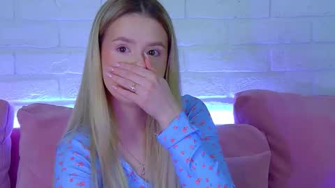 MilanaBalmain online show from March 9, 4:17 am