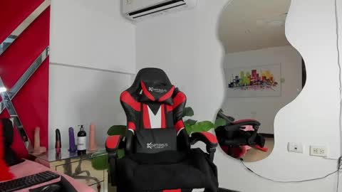 milanx2 online show from March 8, 9:08 pm