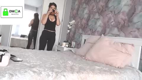 Delicious Pussy online show from October 3, 5:16 am