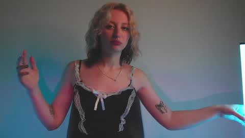 Mila online show from January 23, 9:18 pm