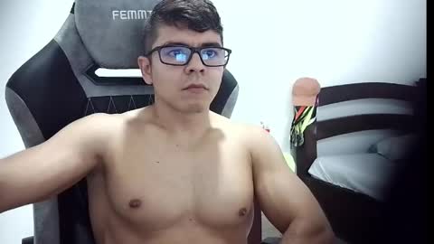 milcaritas3 online show from April 14, 5:00 am