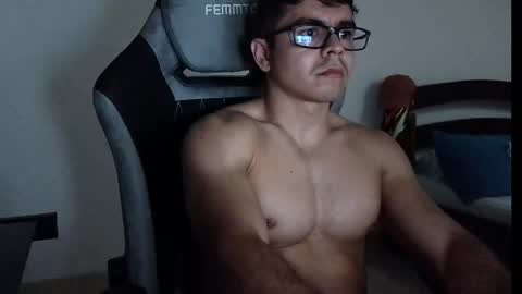 milcaritas3 online show from April 15, 7:58 pm