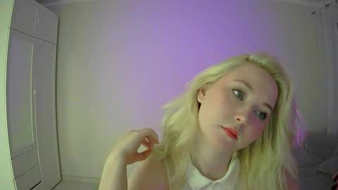 Milena new nonude shy blonde natural online show from February 20, 1:27 am