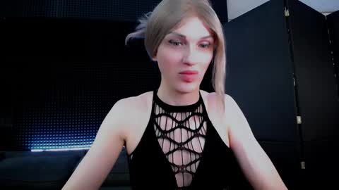 Milena Hardy online show from October 19, 5:45 am