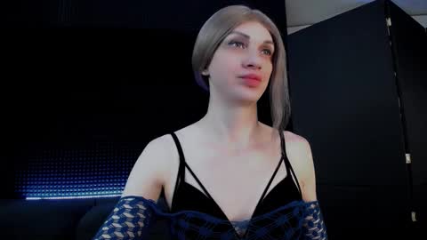 Milena Hardy online show from October 7, 4:30 am