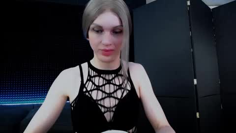 Milena Hardy online show from October 2, 5:06 am