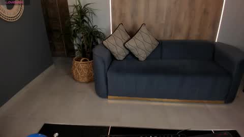 Snapshot of mileycruz_ chatting on September 11, 11:17 pm Miley Cruz IG miley model23 online show from September 11, 11:17 pm