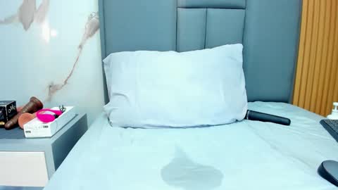 MILEY online show from March 7, 7:47 pm