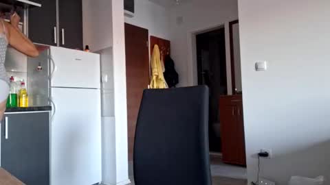 milf44milf online show from September 19, 5:00 am