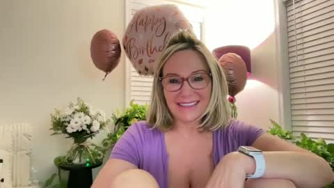MIlf Goddess online show from June 17, 5:23 am