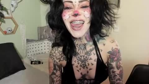 Isabella online show from July 28, 1:32 pm