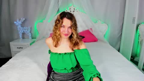 milkablond online show from March 11, 3:58 am