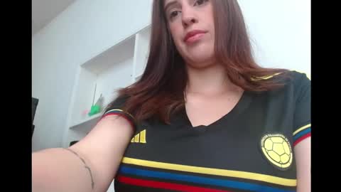 Amira online show from June 1, 2:07 pm