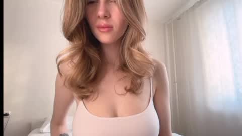 milky__way_ online show from February 18, 1:44 pm