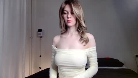 Snapshot of milky__way_ chatting on January 17, 2:50 pm milky__way_ online show from January 17, 2:50 pm