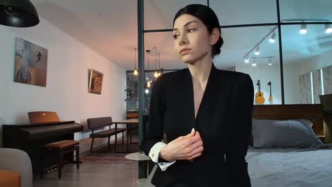 milla bella online show from February 20, 9:17 pm