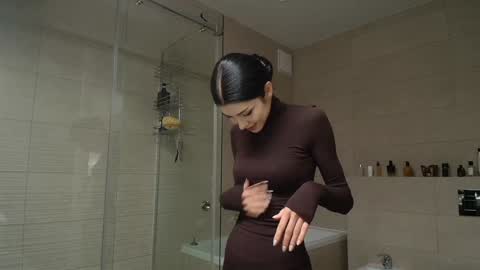 milla bella online show from January 12, 7:10 pm