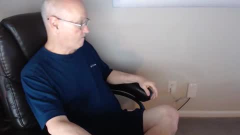 millenium0129 online show from April 27, 12:19 am