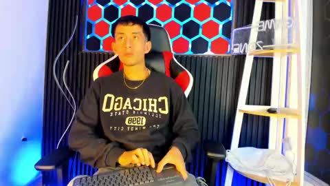 Tommy  online show from April 14, 3:32 am