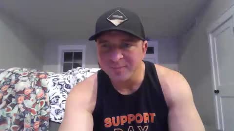 Snapshot of millertimenow34 chatting on October 26, 2:01 am millertime feet bigcock hairy straight muscles online show from October 26, 2:01 am