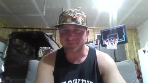Snapshot of millertimenow34 chatting on October 4, 12:41 am millertime feet bigcock hairy straight muscles online show from October 4, 12:41 am