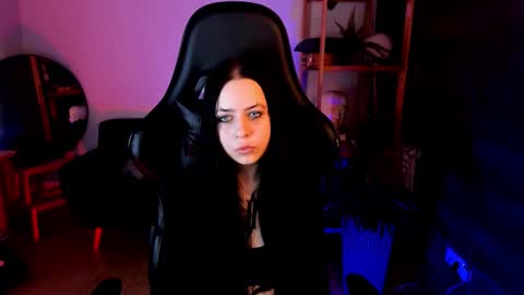 milleycyrus_ online show from March 22, 1:48 pm