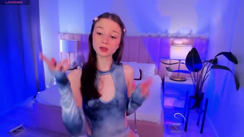 milliminimouse online show from April 2, 11:00 pm