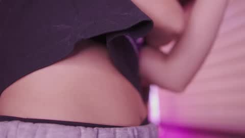 MILLY online show from February 9, 6:00 pm