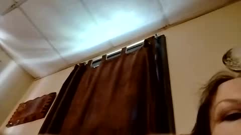 miloanj online show from October 24, 9:15 pm