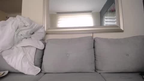 miloslove online show from March 5, 7:06 pm