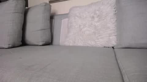 miloslove online show from October 10, 11:16 am