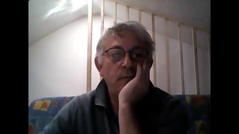 Snapshot of milu72 chatting on December 14, 4:08 pm milu72 online show from December 14, 4:08 pm