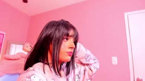 milu_carbajal_x online show from April 15, 4:38 am