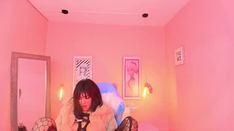 milu_carbajal_x online show from February 5, 7:01 am