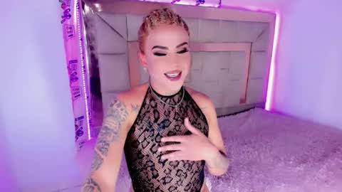 kendall online show from February 6, 2:26 am