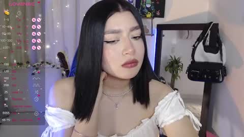 Snapshot of mily_thomson_b chatting on October 21, 8:56 pm Mily online show from October 21, 8:56 pm