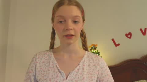 mimichelle online show from December 30, 8:43 am