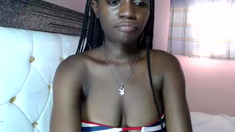 mimiebony online show from March 31, 1:22 pm