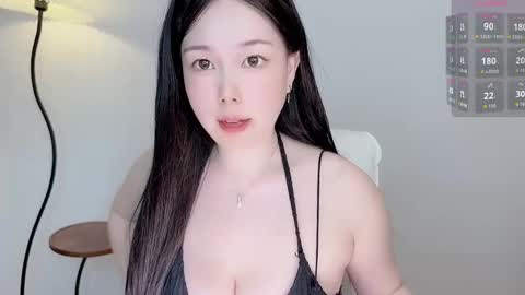 mimmouo online show from February 19, 1:21 pm