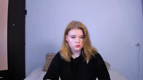 hi Im Mina  online show from September 25, 12:01 pm