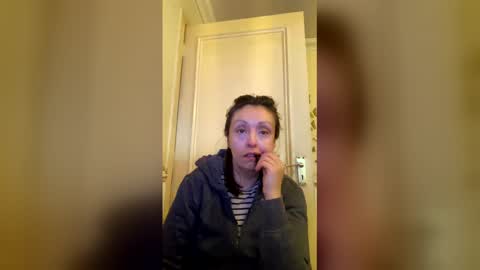 please subscribe to my fansly  please no video or photos must be recorded or re sold online show from April 14, 2:42 pm