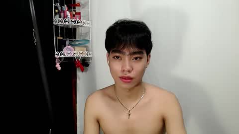 mingkla_man online show from March 8, 12:31 pm