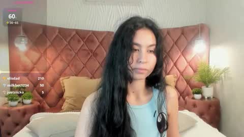 Snapshot of minniiemile chatting on October 5, 11:29 am Minnie online show from October 5, 11:29 am